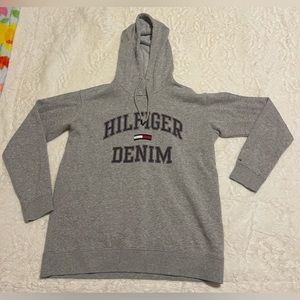 Tommy Hilfiger sweatshirt! Size:XS, Color:Gray, Blue&Red